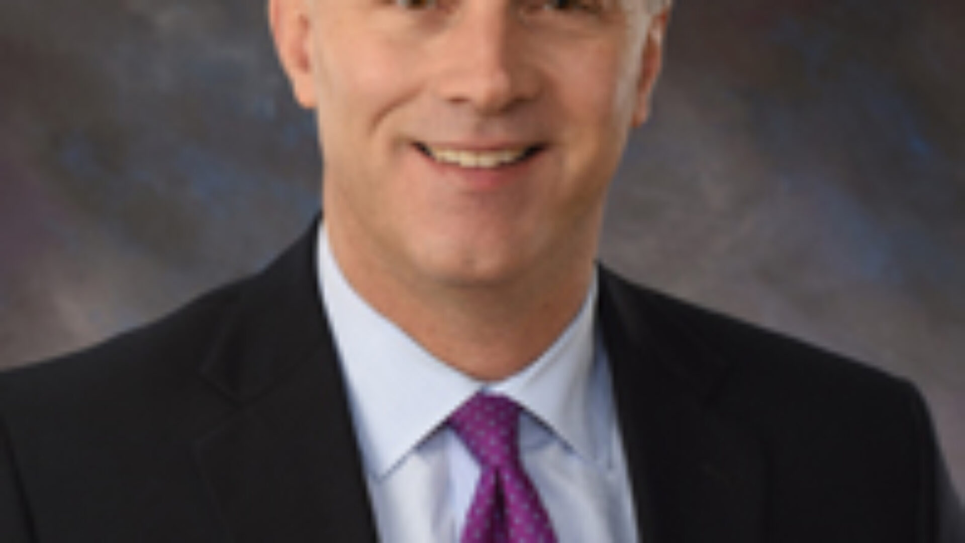 Mitchell eleito para o quinto mandato por ampla margem em New Bedford