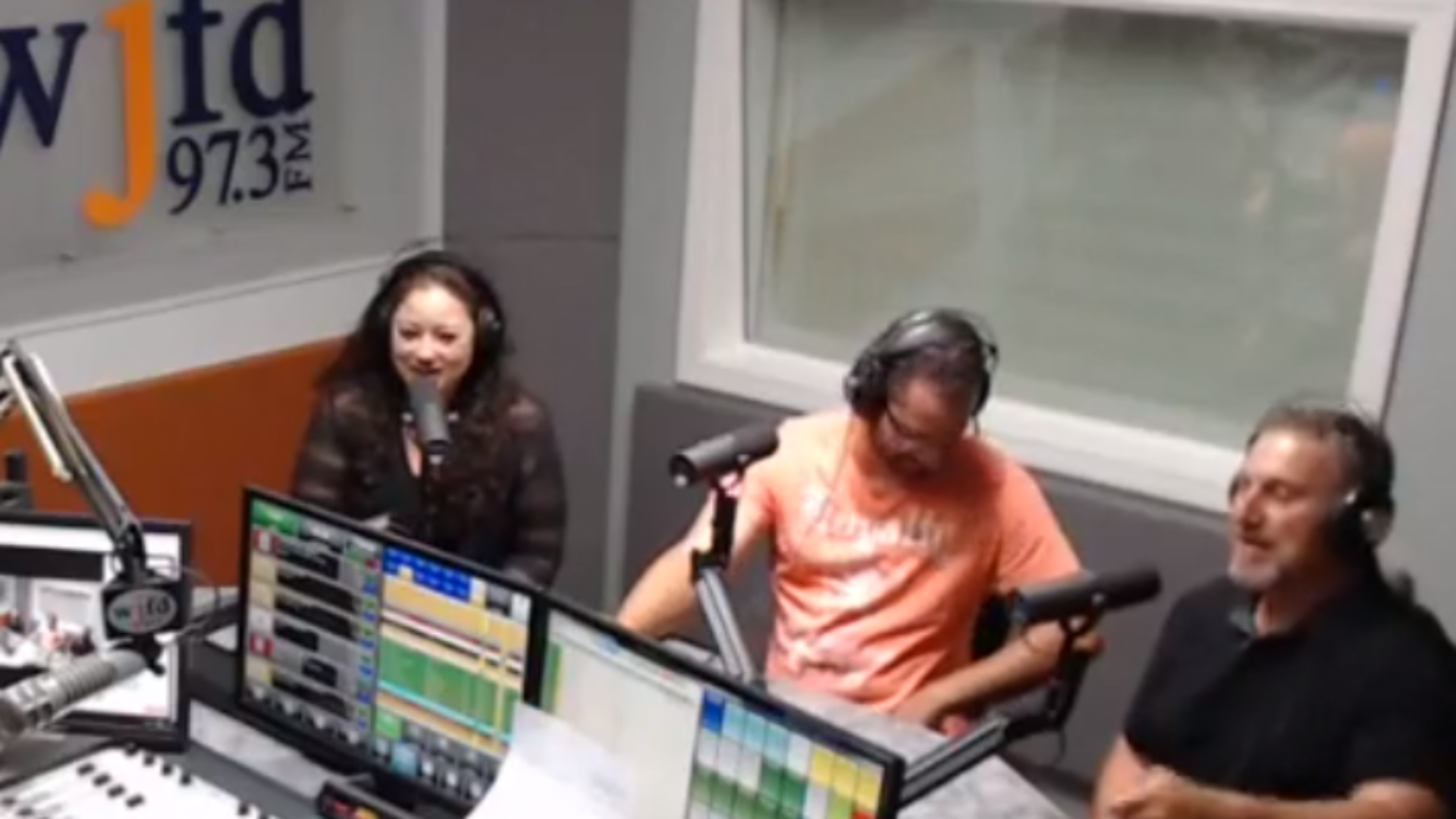 Nadia e elementos do grupo KARMA