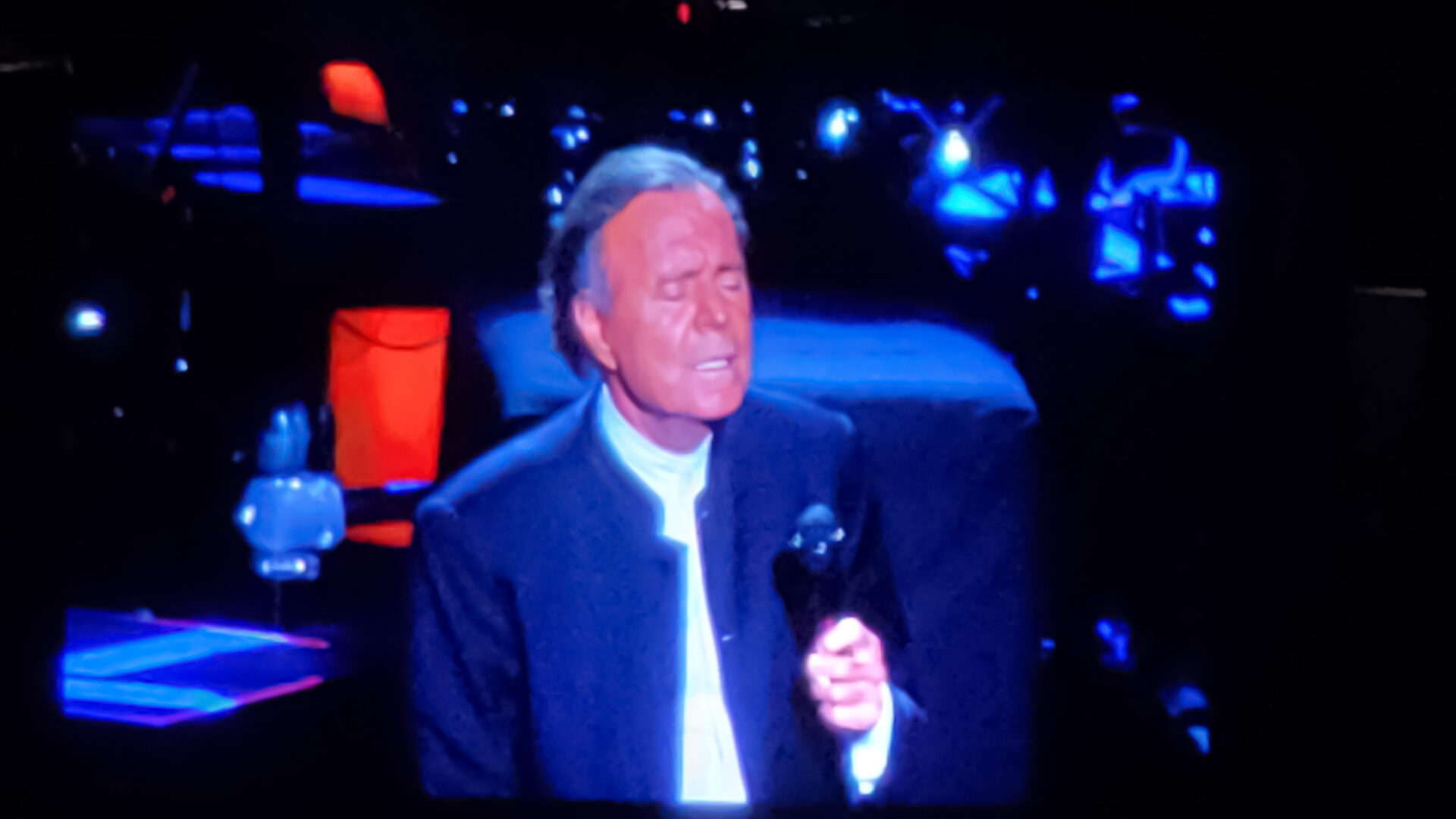 Portugueses enchem Agganis Arena para ver Julio Iglesias