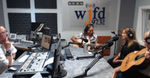 Sonia Bettencourt na 97.3 FM - WJFD SoniaBett