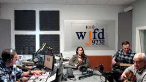 Alison daSilva na WJFD allison